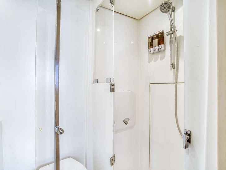 DREAM BEAUTY Lagoon 620 - cabin 1 bathroom DREAM BEAUTY Lagoon 620 - cabin 1 bathroom