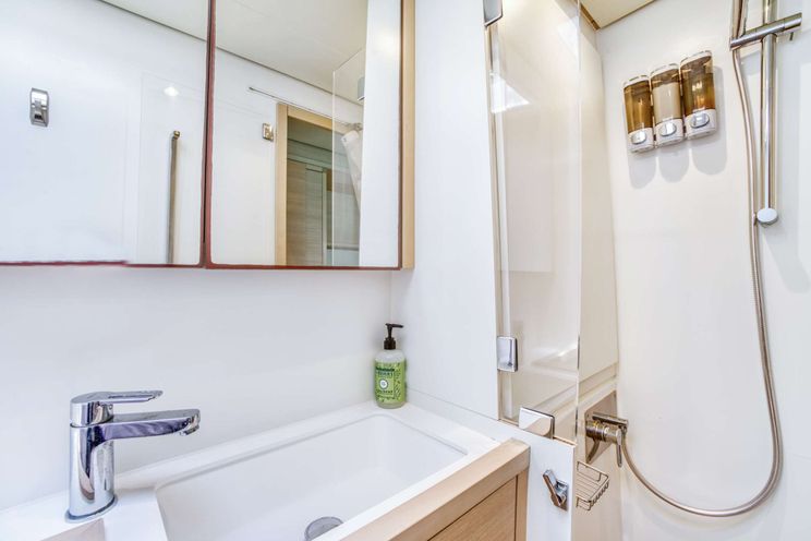 Charter Yacht DREAM BEAUTY - Lagoon 620 - 5 Cabins - Nassau - Exumas - Bahamas