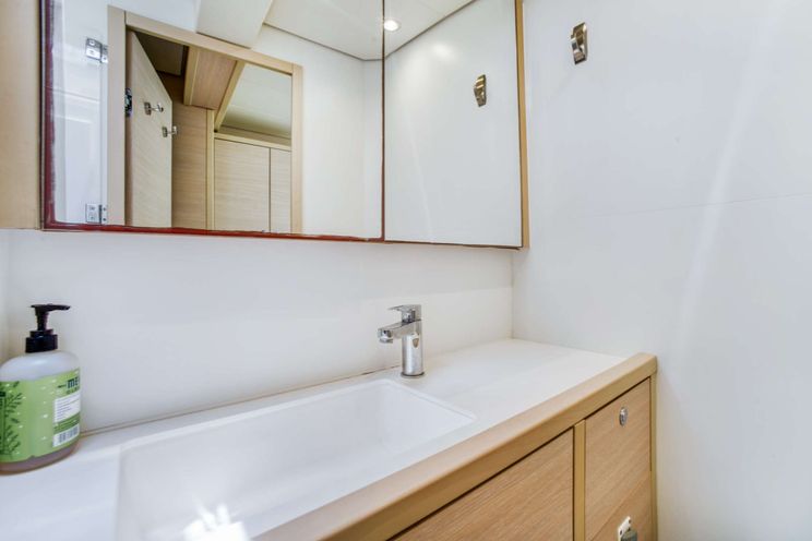 Charter Yacht DREAM BEAUTY - Lagoon 620 - 5 Cabins - Nassau - Exumas - Bahamas