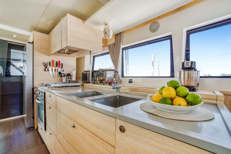 Charter Yacht DREAM BEAUTY - Lagoon 620 - 5 Cabins - Nassau - Exumas - Bahamas