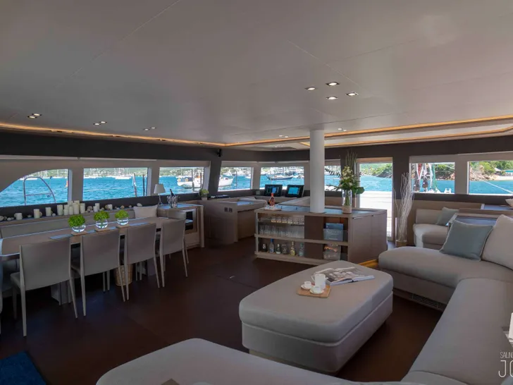 JOY Lagoon Seventy 7 - saloon lounge and alfresco dining area JOY Lagoon Seventy 7 - saloon lounge and alfresco dining area