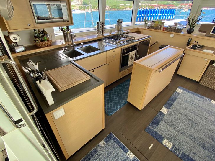 A3 Lagoon 560 - Galley A3 Lagoon 560 - Galley