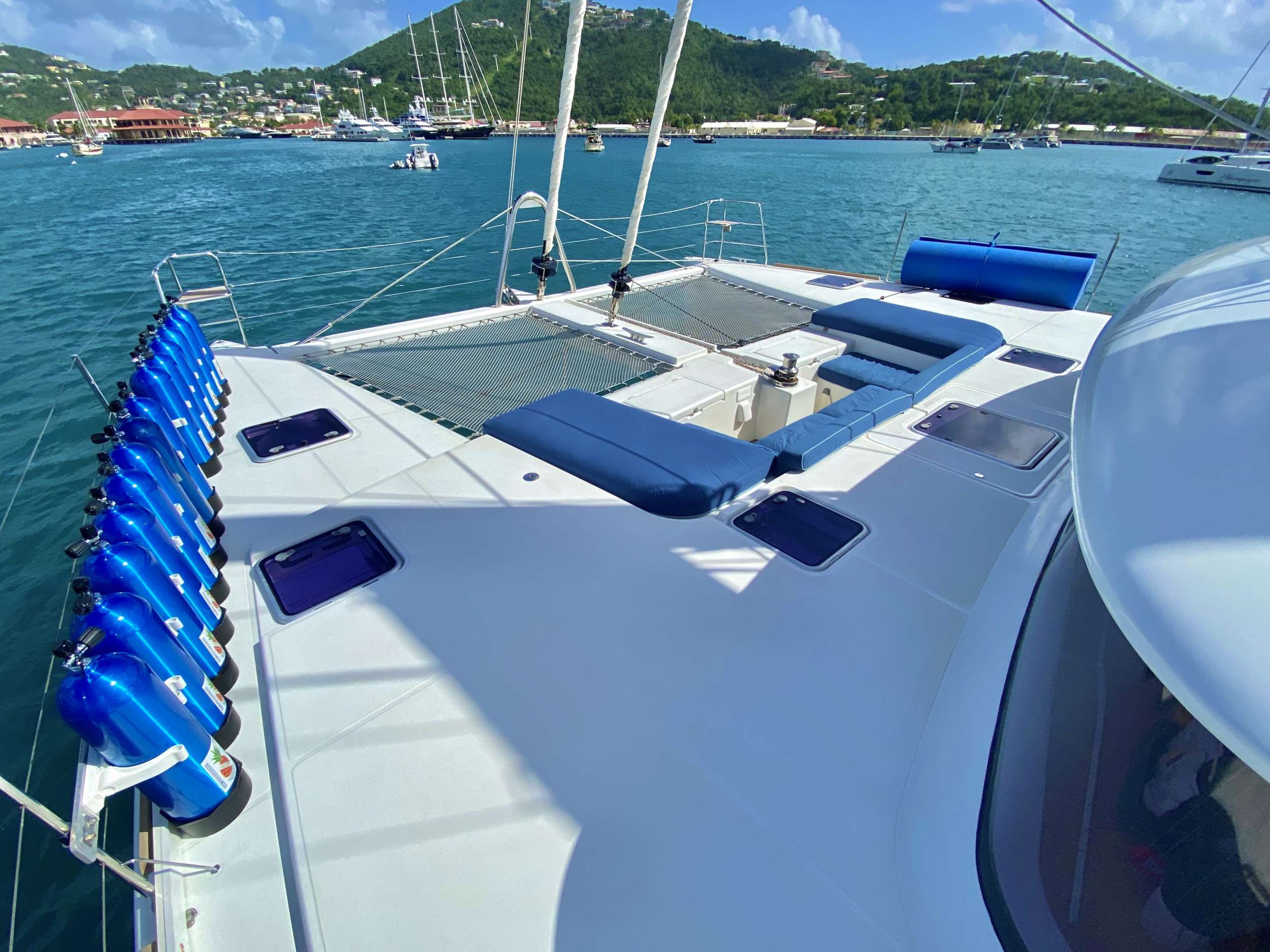 A3 Lagoon 560 - Foredeck