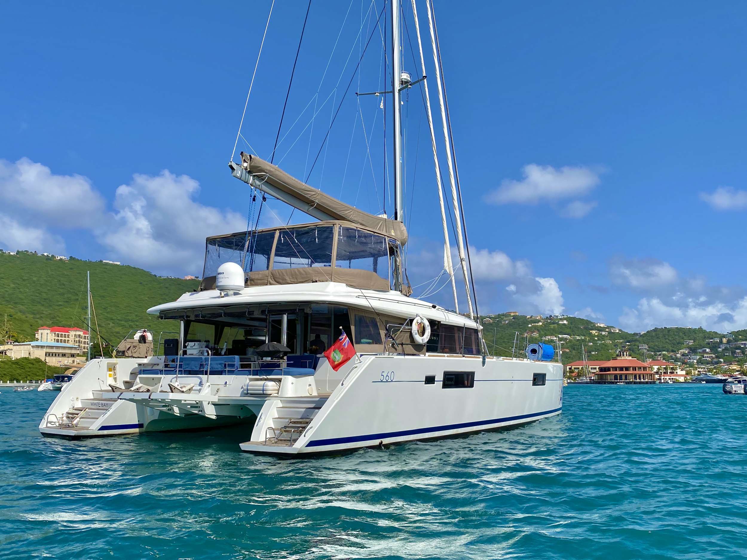 A3 Lagoon 560 - Stern View