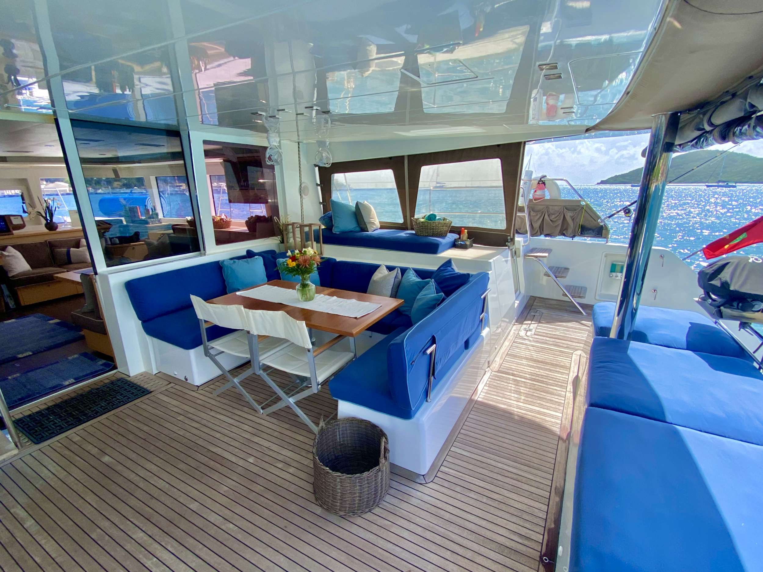 A3 Lagoon 560 - Aft Deck Seating and Dining Area