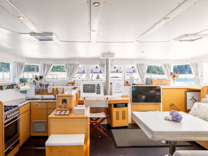 GAMBIT Lagoon 500 - interior GAMBIT Lagoon 500 - interior
