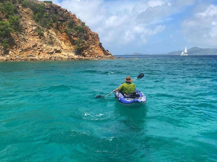 LADY FIONA Lagoon 620 Essence - kayaking LADY FIONA Lagoon 620 Essence - kayaking