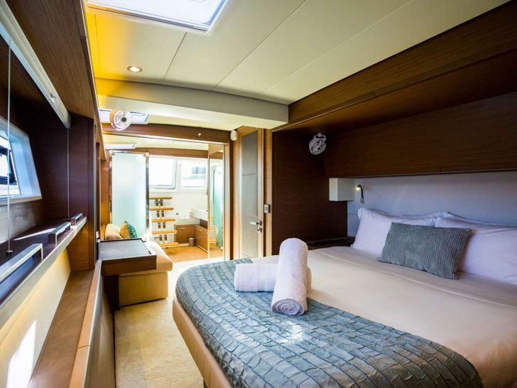 LADY FIONA Lagoon 620 Essence - master cabin LADY FIONA Lagoon 620 Essence - master cabin