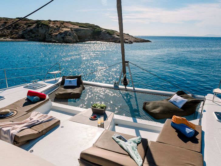 NEW HORIZONS 2 Fountaine Pajot Saba 50 - foredeck NEW HORIZONS 2 Fountaine Pajot Saba 50 - foredeck