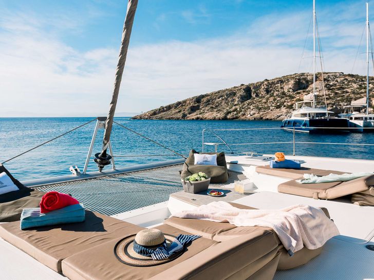 NEW HORIZONS 2 Fountaine Pajot Saba 50 - foredeck bronzing area and twin trampolines NEW HORIZONS 2 Fountaine Pajot Saba 50 - foredeck bronzing area and twin trampolines