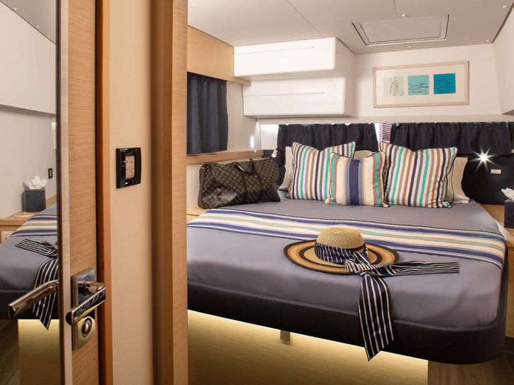 NEW HORIZONS 2 Fountaine Pajot Saba 50 - VIP cabin 1 NEW HORIZONS 2 Fountaine Pajot Saba 50 - VIP cabin 1