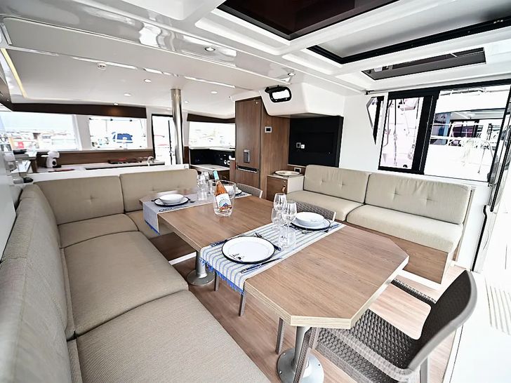 SERENITY - Saloon SERENITY - Saloon