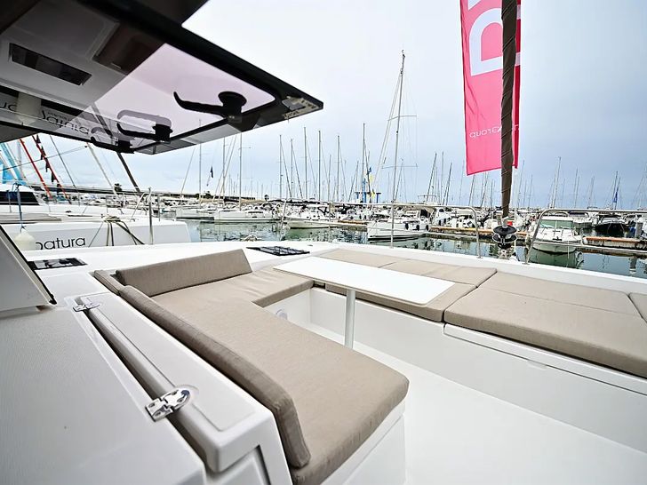 SERENITY - Foredeck SERENITY - Foredeck