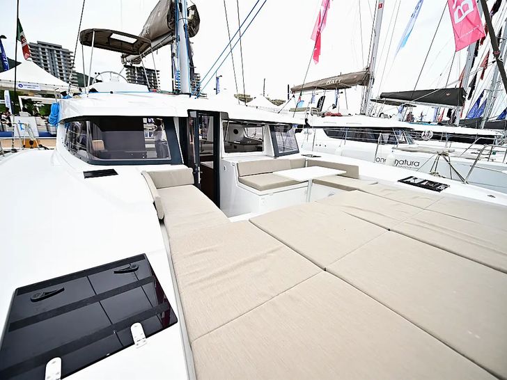 SERENITY - Foredeck SERENITY - Foredeck