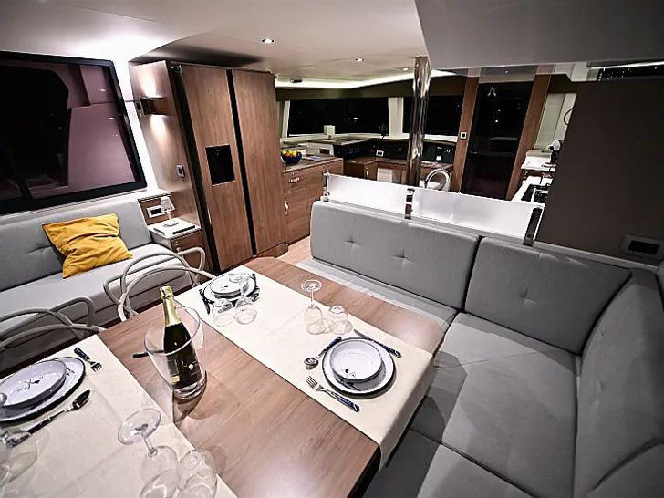 ARCHE IV - Main saloon ARCHE IV - Main saloon
