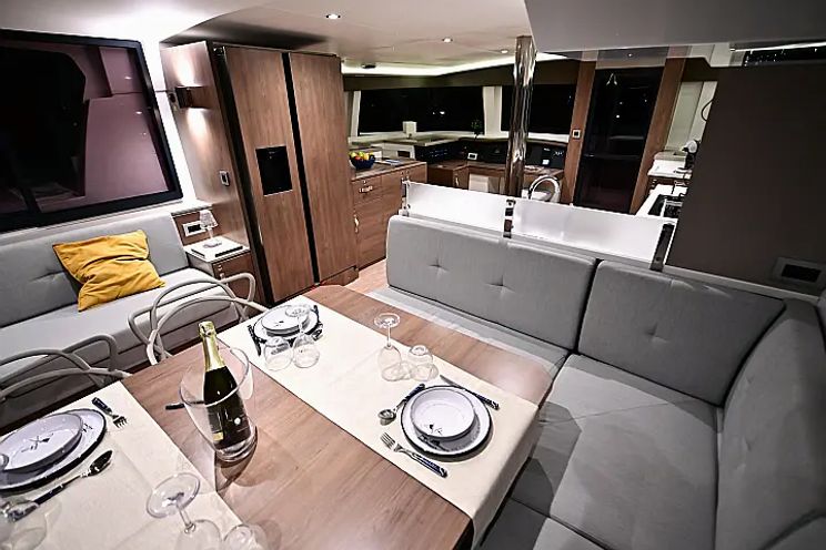 Charter Yacht ARCHE IV - Bali 4.8 - 5 cabins - Italy - Salerno