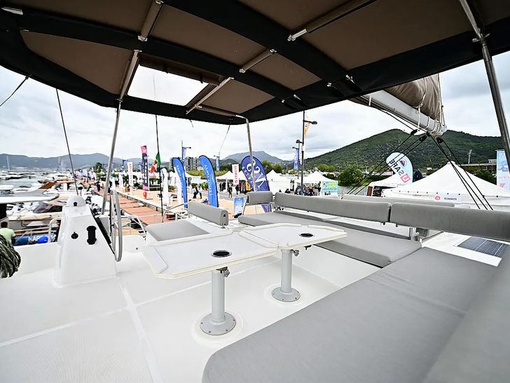 ARCHE IV - Flybridge ARCHE IV - Flybridge