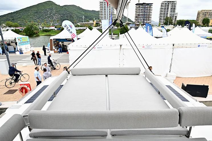 Charter Yacht ARCHE IV - Bali 4.8 - 5 cabins - Italy - Salerno