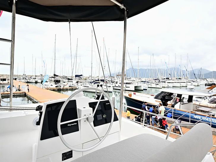 ARCHE IV - Flybridge ARCHE IV - Flybridge