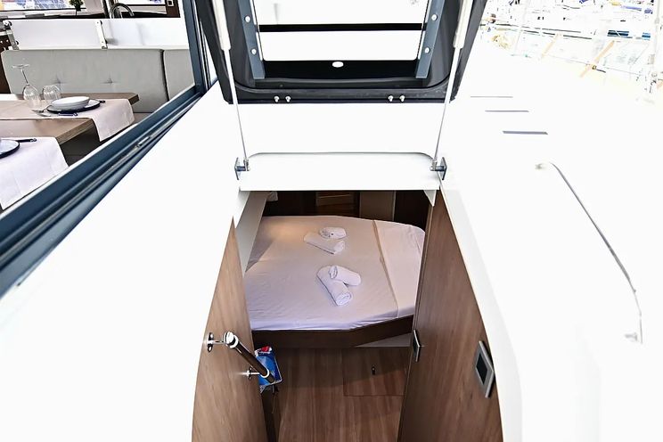 Charter Yacht ARCHE IV - Bali 4.8 - 5 cabins - Italy - Salerno