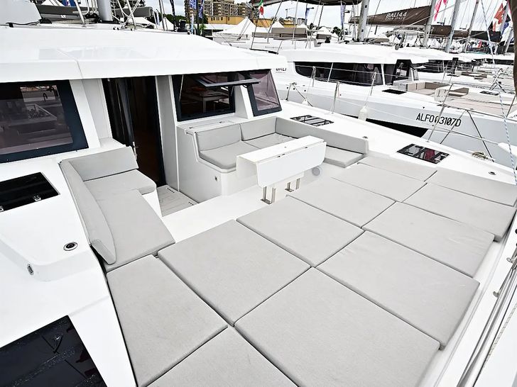 ARCHE IV - Foredeck ARCHE IV - Foredeck