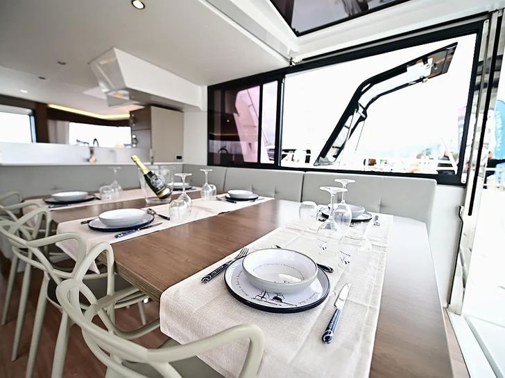 ARCHE IV - Main saloon ARCHE IV - Main saloon