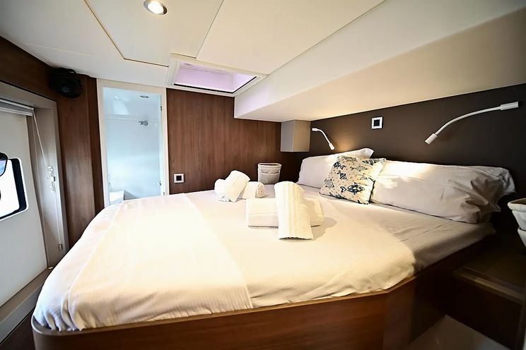 Charter Yacht ARCHE IV - Bali 4.8 - 5 cabins - Italy - Salerno