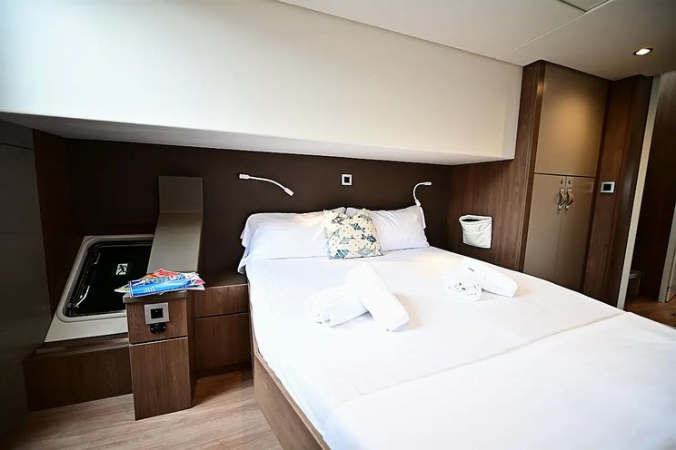 Charter Yacht ARCHE IV - Bali 4.8 - 5 cabins - Italy - Salerno