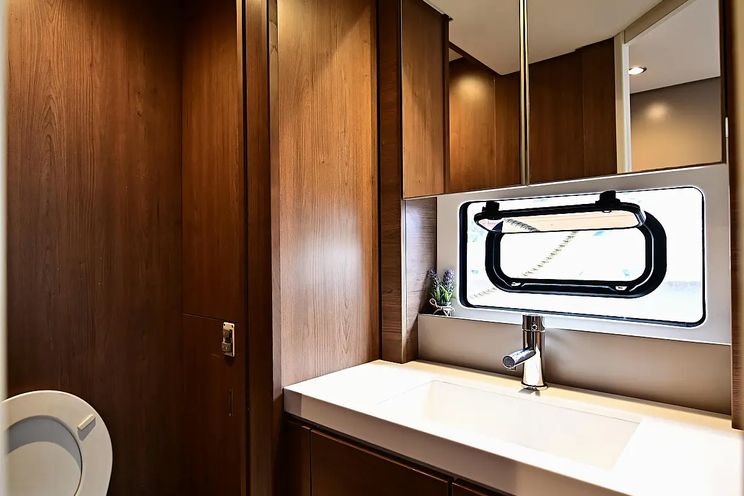 Charter Yacht ARCHE IV - Bali 4.8 - 5 cabins - Italy - Salerno
