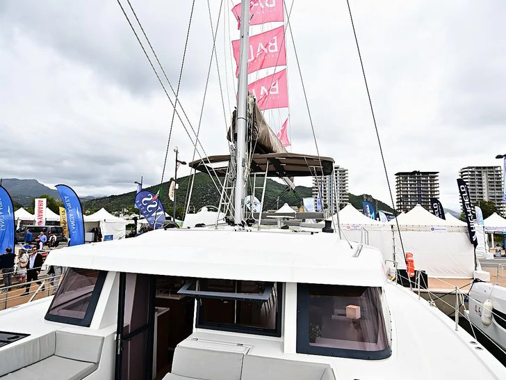 AGATIRNO Bali 4.8 - deck view looking back AGATIRNO Bali 4.8 - deck view looking back