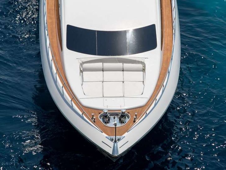 ALLURE - Fore deck ALLURE - Fore deck