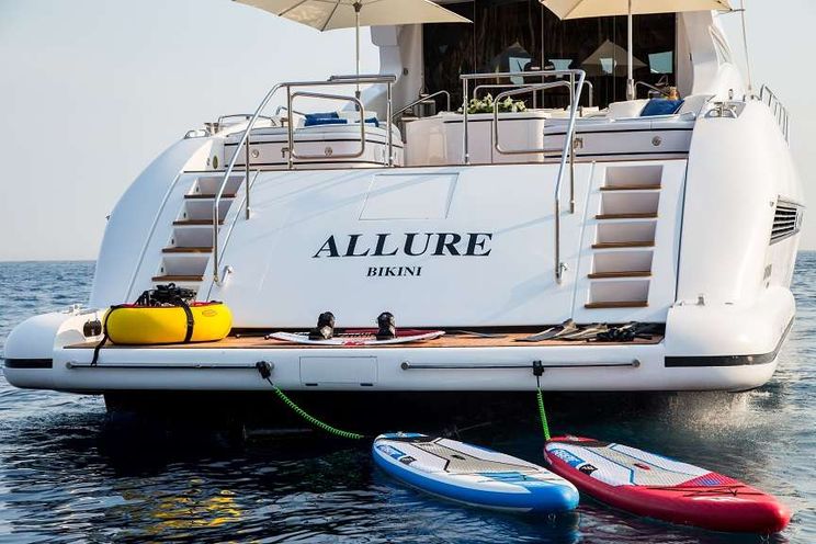 Charter Yacht ALLURE - 105 Sport Mangusta - 4 Cabins - 2015 - Nassau - Staniel Cay - Exumas