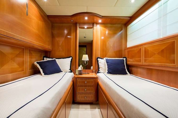 Charter Yacht ALLURE - 105 Sport Mangusta - 4 Cabins - 2015 - Nassau - Staniel Cay - Exumas