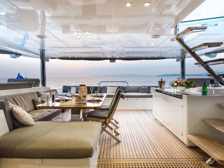 SELENE Fountaine Pajot Alegria 67 - aft deck SELENE Fountaine Pajot Alegria 67 - aft deck