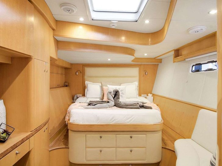 BLUE GRYPHON Prout 83 - VIP cabin 1 BLUE GRYPHON Prout 83 - VIP cabin 1