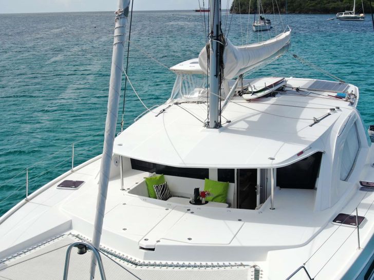 GROOVY Robertson and Caine 42 - foredeck GROOVY Robertson and Caine 42 - foredeck
