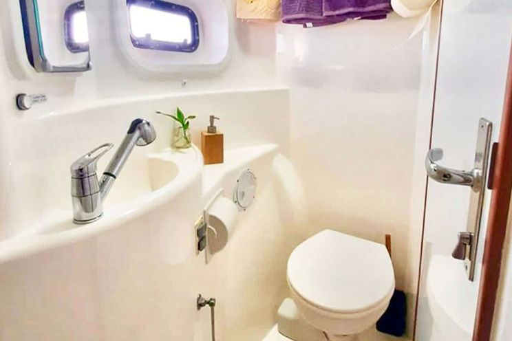 Charter Yacht GROOVY - Robertson and Caine 42 - Grenadines - Grenada - Leeward Islands - Windward Islands