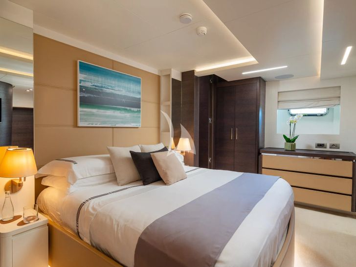 55 FIFTYFIVE Cerri Flying Sport 102 - VIP cabin 1 bed 55 FIFTYFIVE Cerri Flying Sport 102 - VIP cabin 1 bed