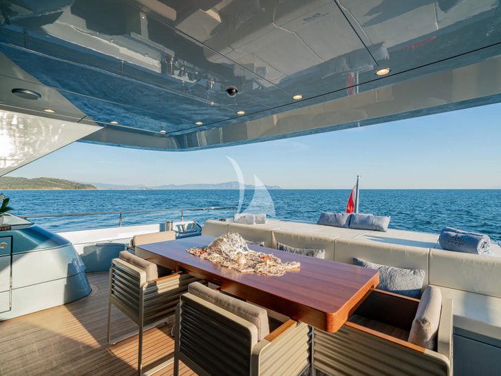 55 FIFTYFIVE Cerri Flying Sport 102 - aft deck 55 FIFTYFIVE Cerri Flying Sport 102 - aft deck