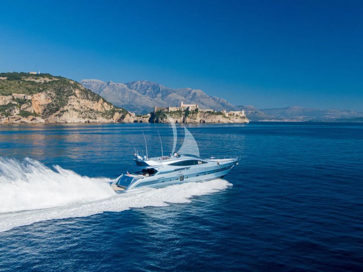 55 FIFTYFIVE Cerri Flying Sport 102 - cruising at top speed 55 FIFTYFIVE Cerri Flying Sport 102 - cruising at top speed