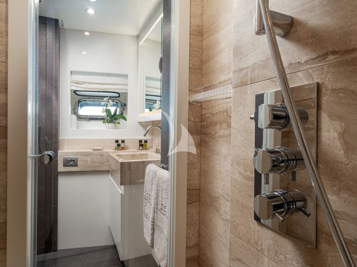55 FIFTYFIVE Cerri Flying Sport 102 - master cabin bathroom shower and lavatory 55 FIFTYFIVE Cerri Flying Sport 102 - master cabin bathroom shower and lavatory