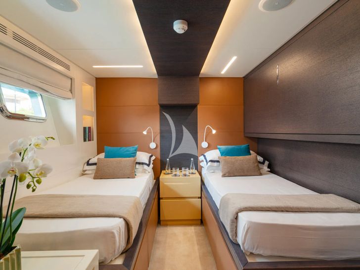 55 FIFTYFIVE Cerri Flying Sport 102 - twin cabin 1 55 FIFTYFIVE Cerri Flying Sport 102 - twin cabin 1