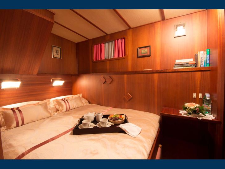 PLAY FELLOW - Custom Build 30 m,master cabin bed