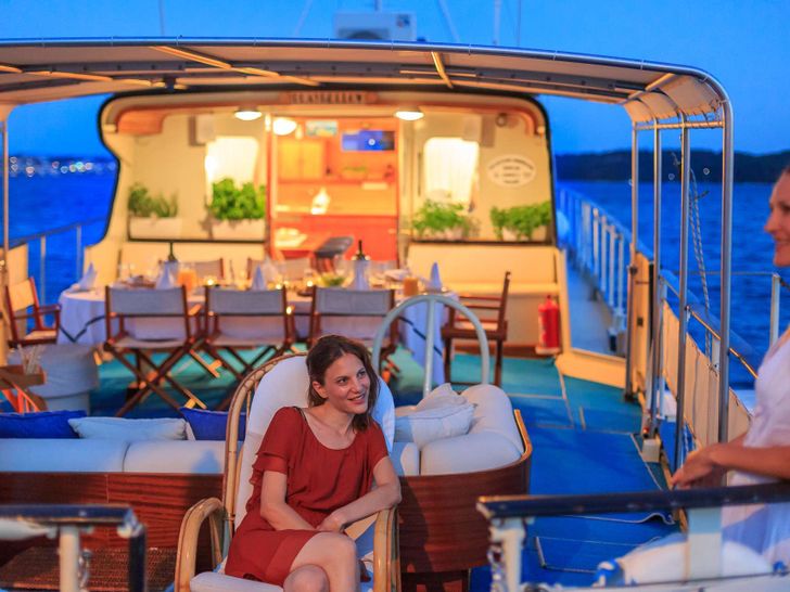 PLAY FELLOW - Custom Build 30 m,upper deck lounge in the evening PLAY FELLOW - Custom Build 30 m,upper deck lounge in the evening