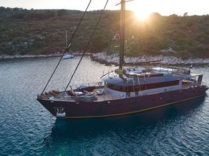 RARA AVIS - Custom-Built Aluminum Cutter 33m - 6 Cabins - Split - Hvar - Dubrovnik - Croatia RARA AVIS - Custom-Built Aluminum Cutter 33m - 6 Cabins - Split - Hvar - Dubrovnik - Croatia