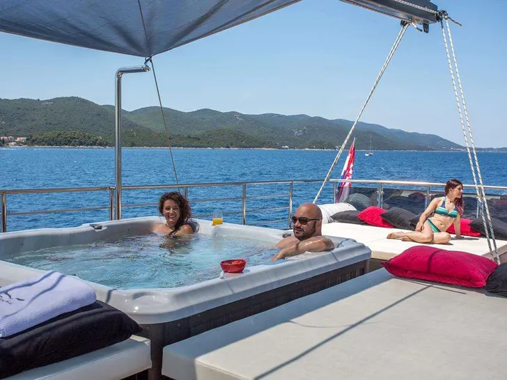 RARA AVIS - Jacuzzi RARA AVIS - Jacuzzi