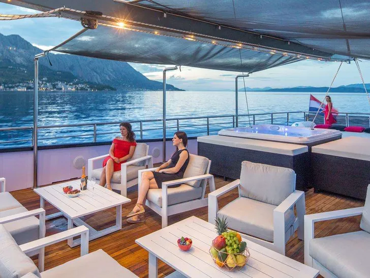 RARA AVIS - Lounge space RARA AVIS - Lounge space