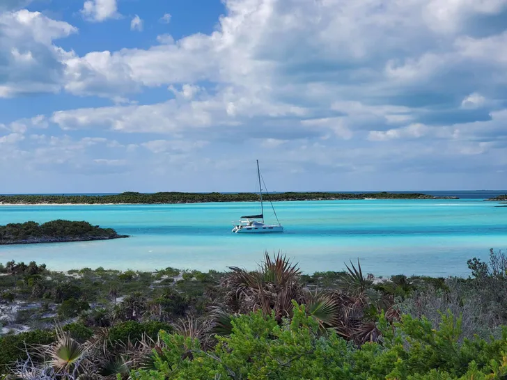 THE SPACE BETWEEN Leopard 46 - anchored THE SPACE BETWEEN Leopard 46 - anchored