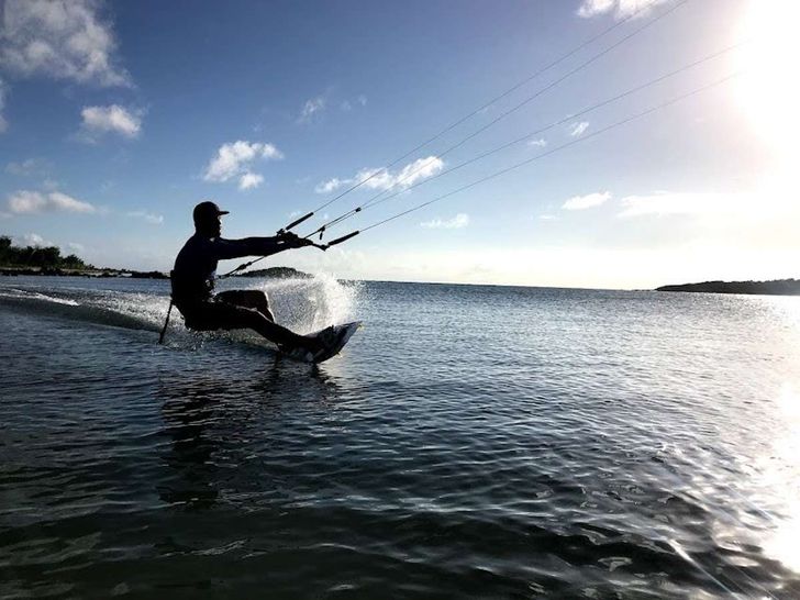 PHYSALIA - Kite Boarding PHYSALIA - Kite Boarding