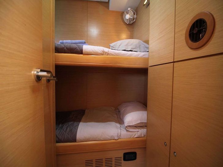 PHYSALIA - Bunk Room PHYSALIA - Bunk Room
